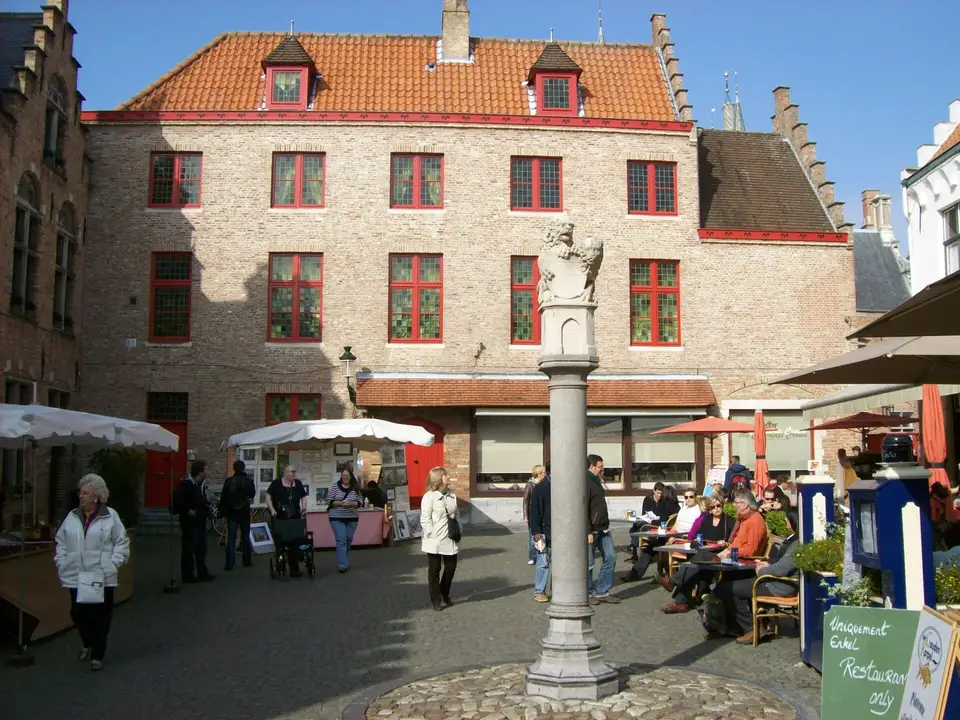 Huidenvettersplein (Tanners Square), Bruges